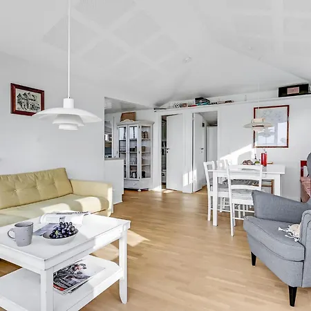 Lovely In With Kitchen Rønde